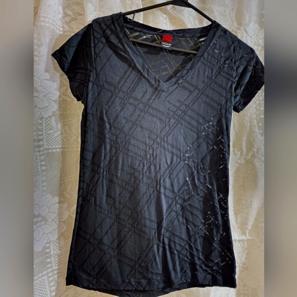Black tee